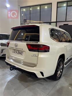 تۆیۆتا لاند کروزەر